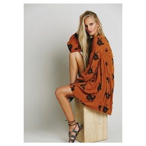 ✨Like New!!✨ only worn a couple of times
Free People Embroidered Austin Dress